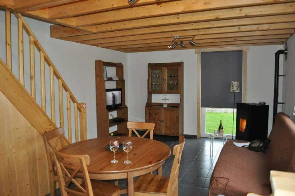 Bungalow Froid Chapelle Bagian luar foto